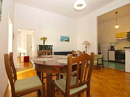 Apartment 792