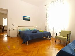 Apartment 792