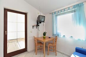 Apartment 794