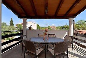 Apartment 827