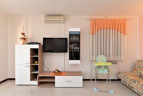 Apartment 827