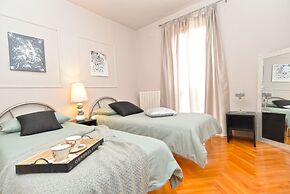 Apartment 843