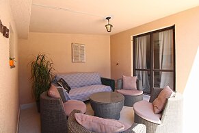 Apartment 843