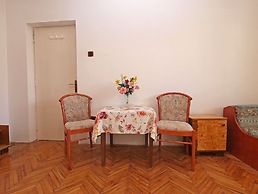 Apartment 860