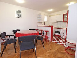 Apartment 864
