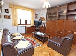 Apartment 864