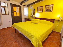Apartment 875