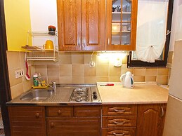 Apartment 875