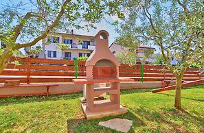 Apartment 877