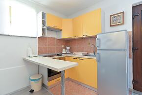 Apartment 877
