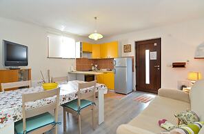 Apartment 877