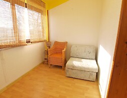 Apartment 879