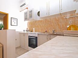 Apartment 893