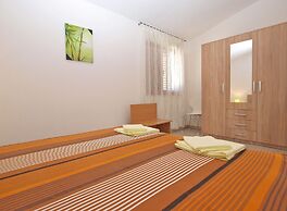 Apartment 893