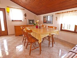 Apartment 895
