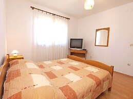 Apartment 909