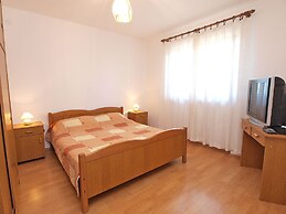Apartment 909