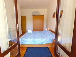 Apartment 911