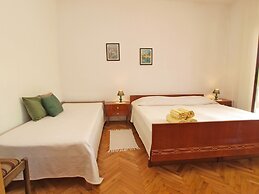 Apartment 911
