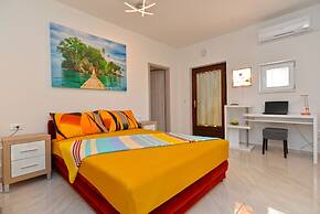 Apartment 925