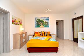 Apartment 925