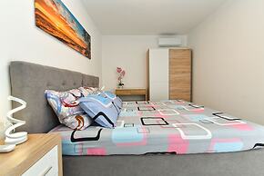 Apartment 925