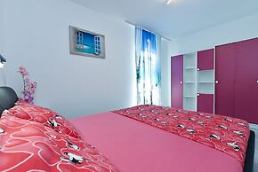 Apartment 925