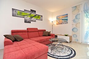 Apartment 925