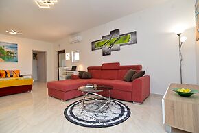 Apartment 925