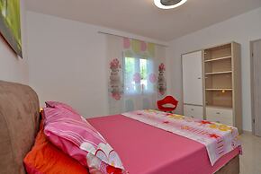 Apartment 925