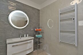 Apartment 925