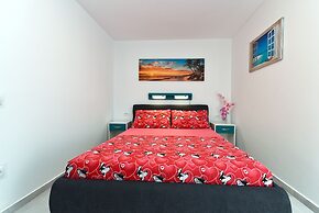 Apartment 925