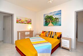 Apartment 925