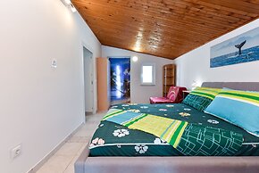 Apartment 925