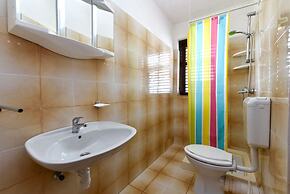 Apartment 925