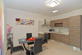Apartment 925