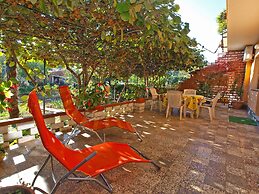 Apartment 933