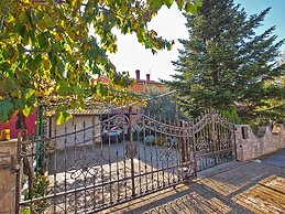Apartment 933