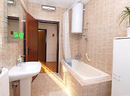 Apartment 946