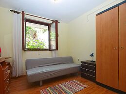 Apartment 949