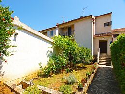 Apartment 949