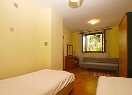 Apartment 949