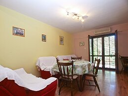Apartment 949