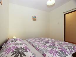 Apartment 949