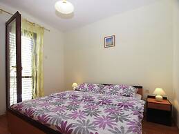 Apartment 949