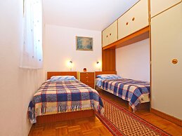 Apartment 950