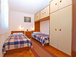 Apartment 950