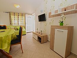 Apartment 958