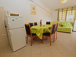 Apartment 958