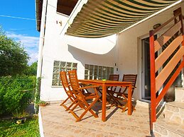 Apartment 958